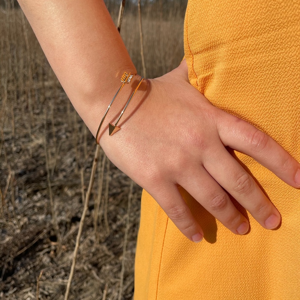 Arrow bracelet